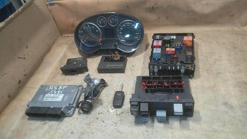 ) Audi A3 8P 1.6 8v zestaw startowy stacyjka kluczyk komputer licznik