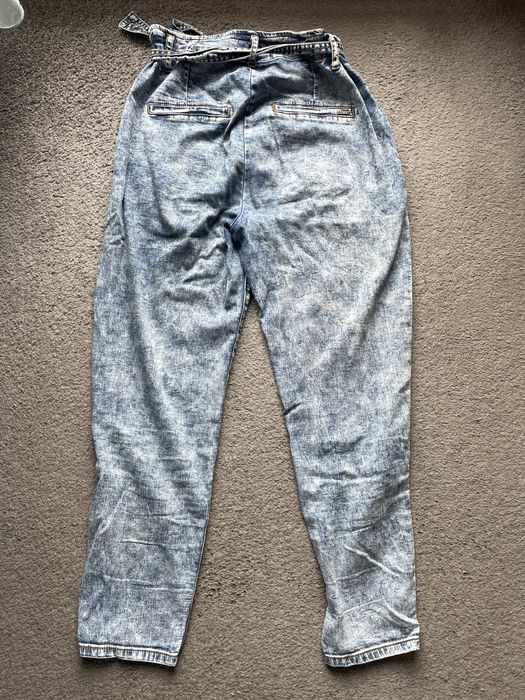 Damskie spodnie jeansowe