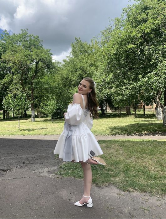 Жіноча корсетна сукня