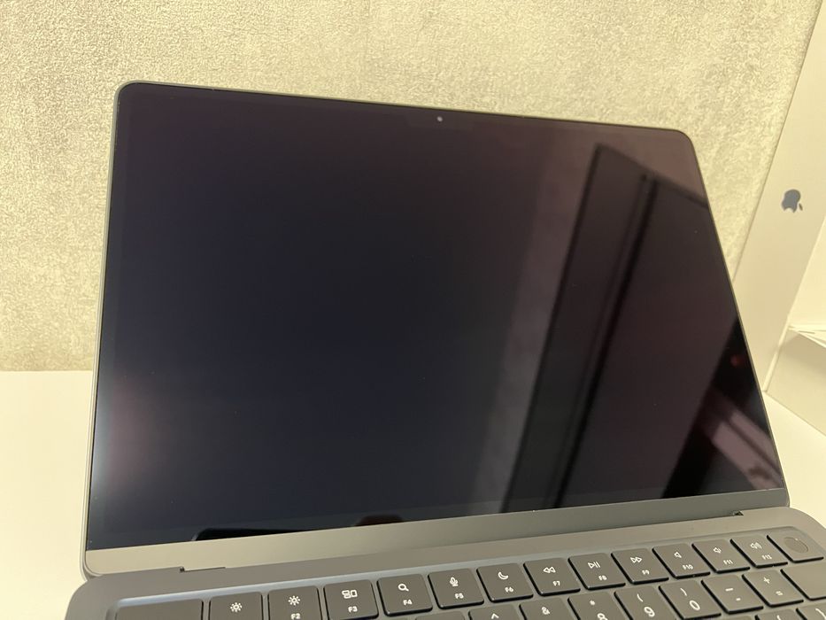 MacBook Air M2 16/512gb. 8CPU/10GPU. Идеальное состояние.