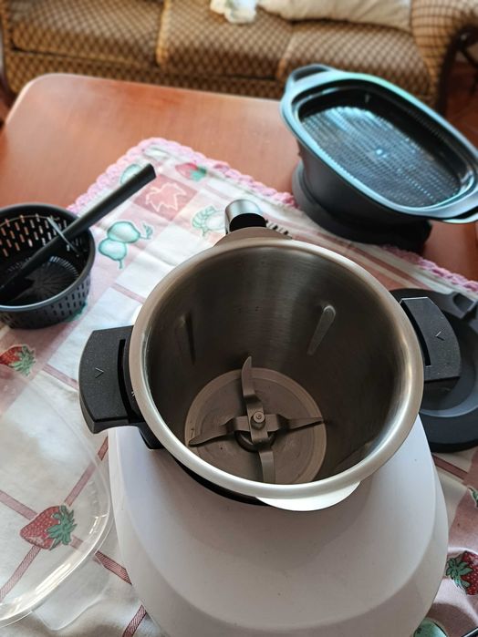 Robô de Cozinha Monsieur Cuisine