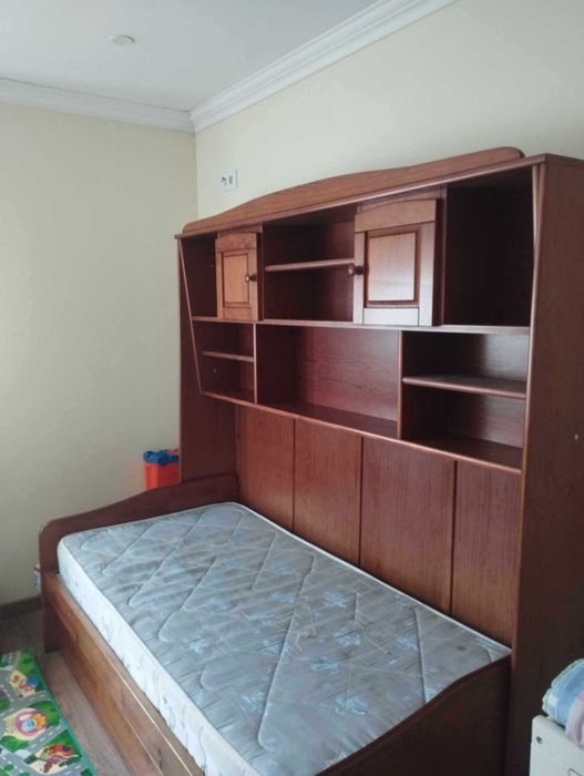 Cama tipo estúdio c/ 2 colchões