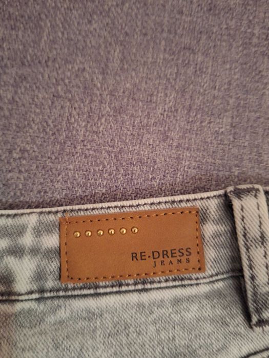 Jeansy jasno-szare, nowe
