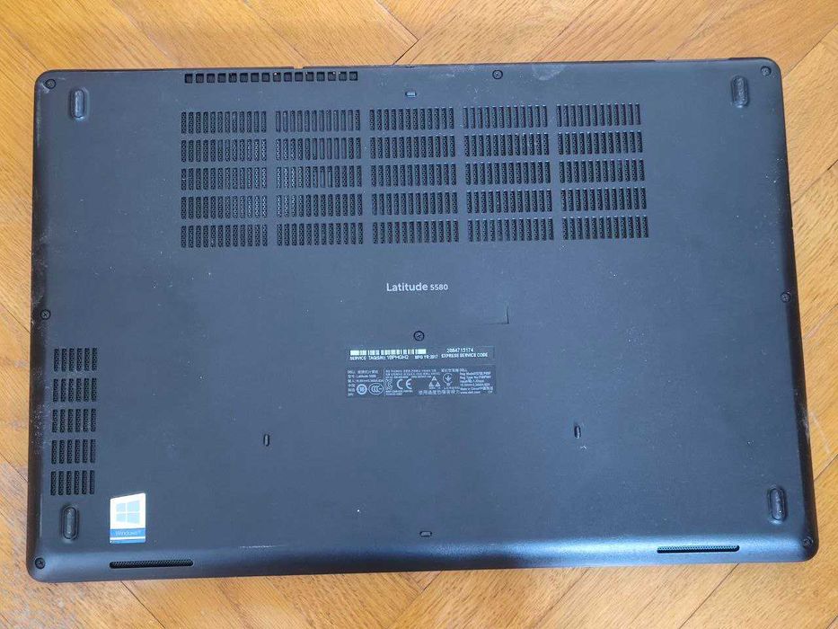 15.6" Dell Latitude 5580 i7-7820hq/IPS FHD/8Gb DDR4/SSD 128Gb/BT/Web