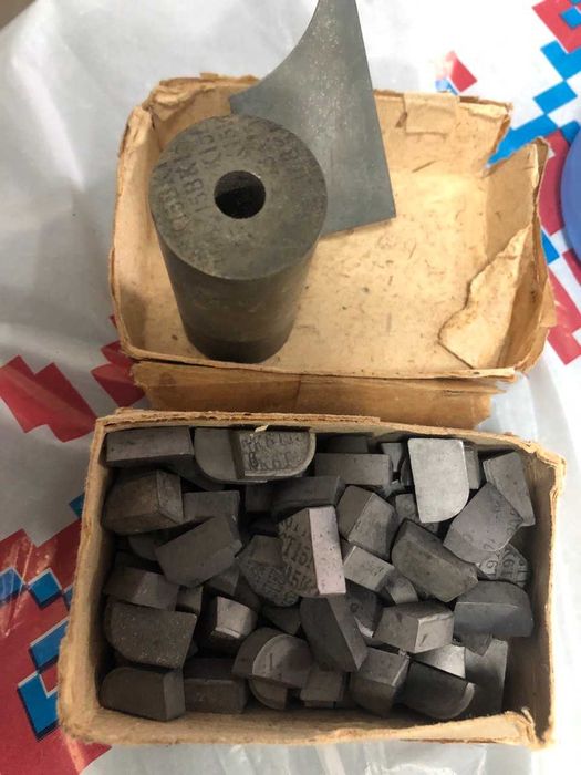 Твердий сплав победіт