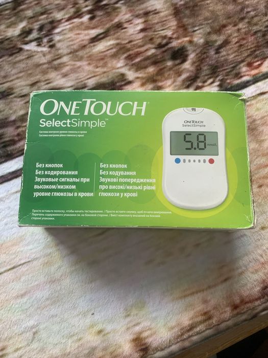 Глюкометр One Touch.