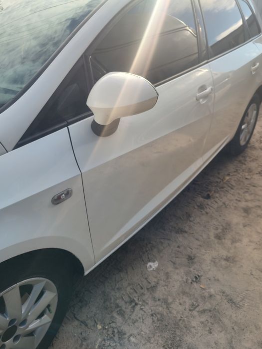 Продаю автомобіль сеат ібіця дуже економний та надійн автомобіль сеат