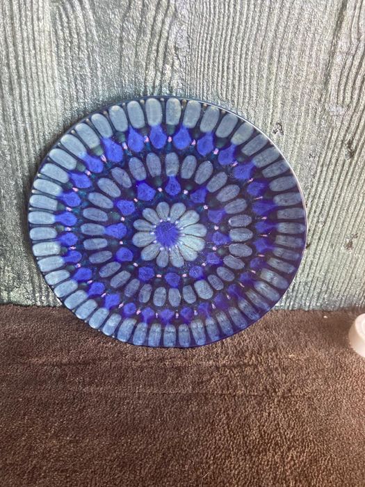 Prato em cerâmica pintado pela Artista Isabel Cardoso 1991