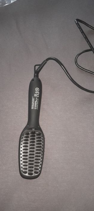 Escova alisadora de cabelo