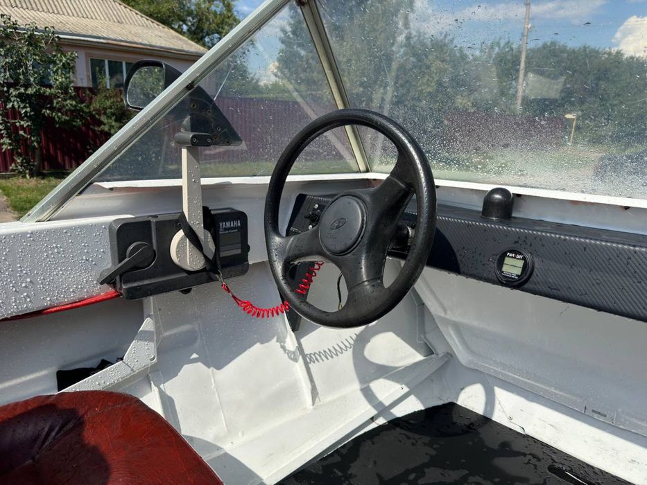 Моторний човен Yamaha 30 2t