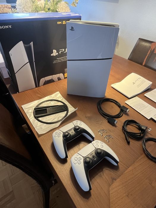 Ps5 Slim Digital + 2 comandos