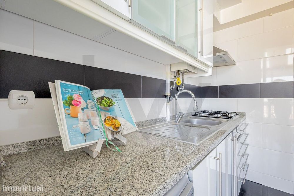 Apartamento T2 com Terraço e Vista Mar | Santo António da Caparica