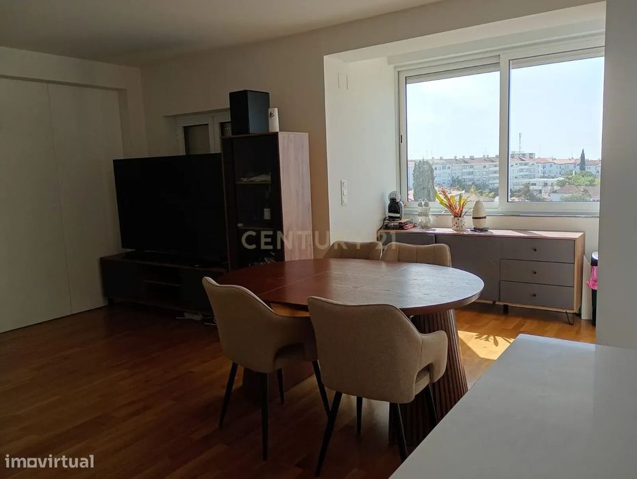 T2 - Oportunidade em Beja: Apartamento Totalmente Remodelado no 6º And