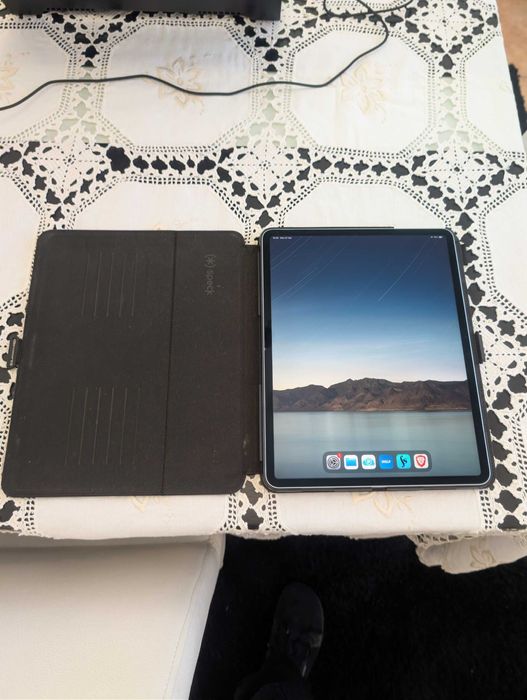 iPad Air 13″ - Como Novo