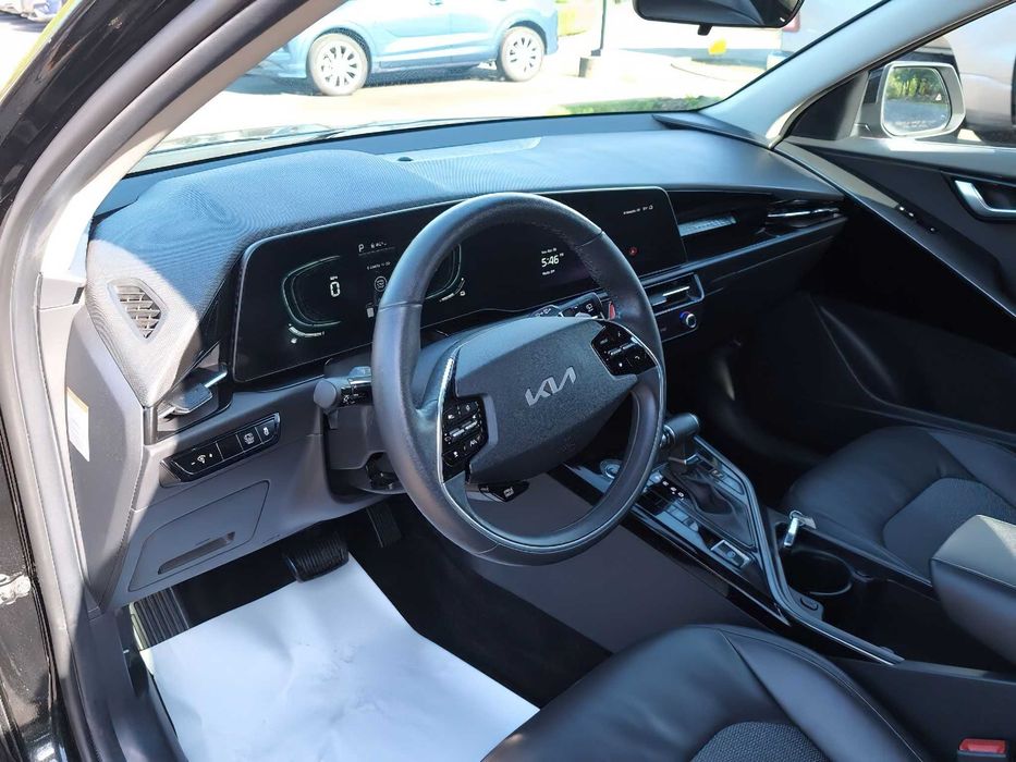 Kia Niro EX Hybrid      2023
