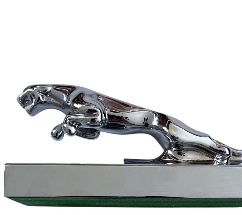 Статуетка Jaguar