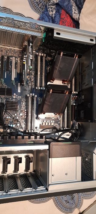 HP WORKSTATION Z840 2x(XEON E5-2690 v3)24cores, 48threads + 32GB DDR4