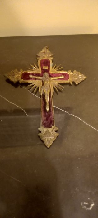 Cruz lindíssima, antiga, arte sacra.
