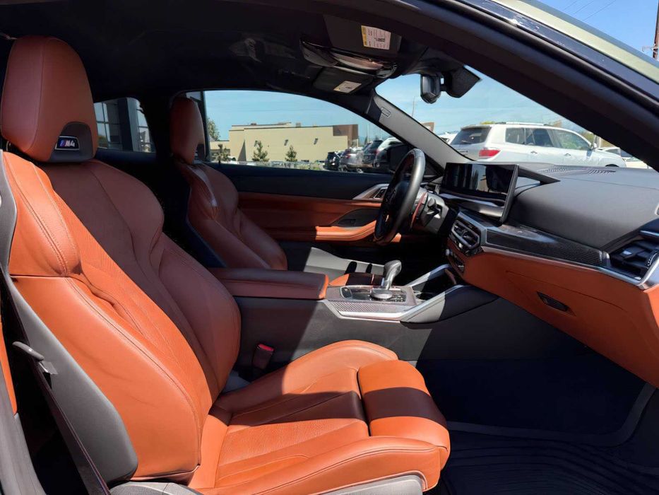 BMW M4 Competition xDrive      2024