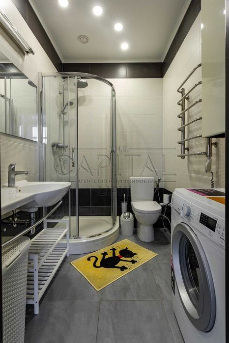 Оренда / Квартира / Драгомирова, Печерськ, м. Київ,Новопечерські Липки