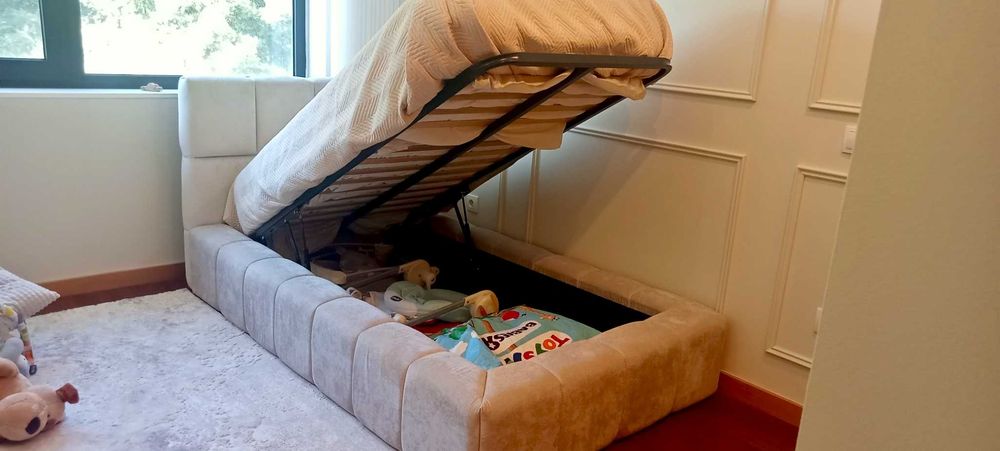 Cama estofada Nova para colchão 90x190
