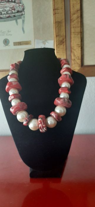 Colares novos  com etiqueta