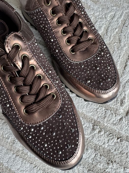 Ténis femininos com strass