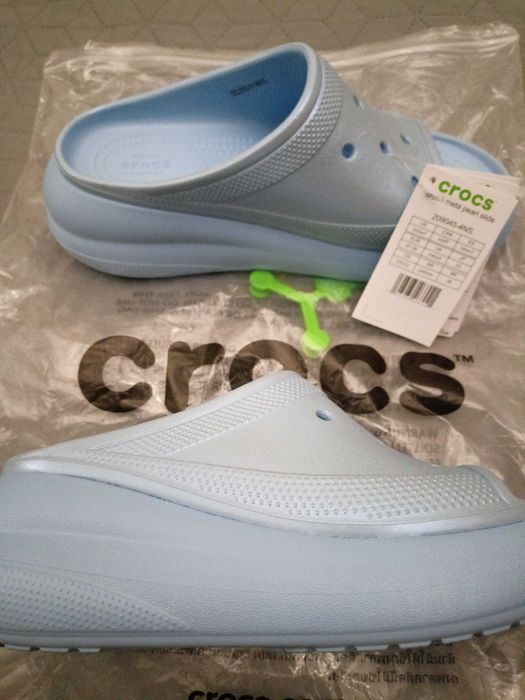 Продам нові Crocs, us 7