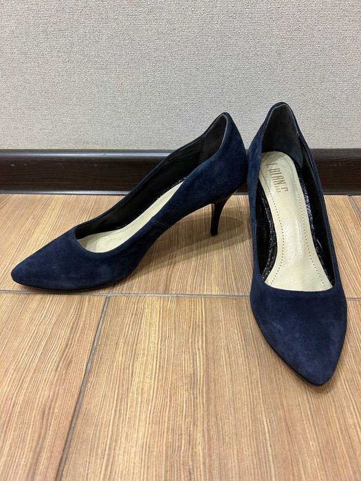 Сині замшеві туфлі на підборах 41р.