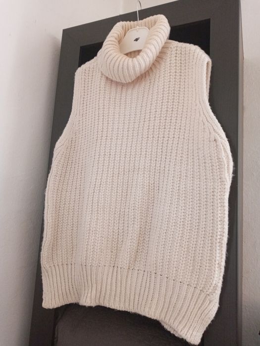 H&M Owersizowy śmietankowy sweter bez rękawów oversize r.L