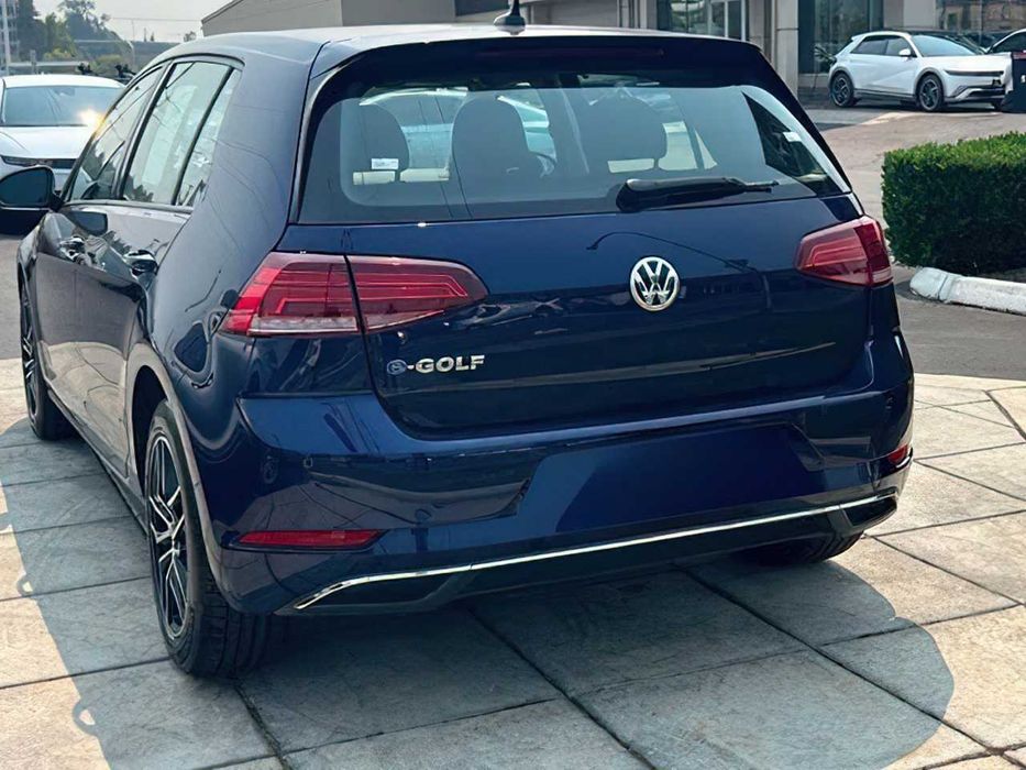 Volkswagen e-Golf SE      2019