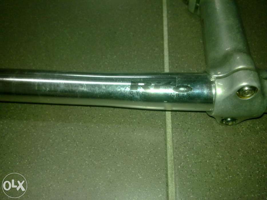 Guiador de biciccleta mais avanço.