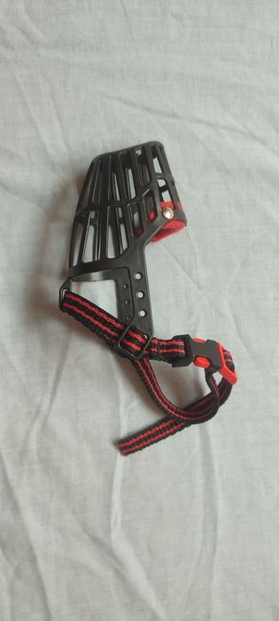 Одяг та намордник для собак