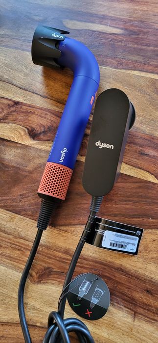 Suszarka do włosów inteligentna dyson supersonic straight+wavy granat