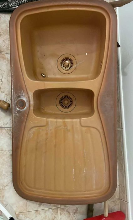 Lava loiça cozinha castanho