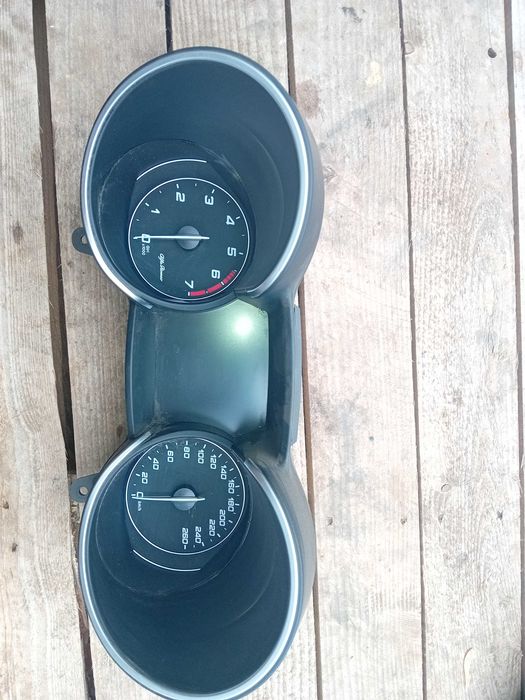 Alfa Romeo Stelvio licznik Zegar