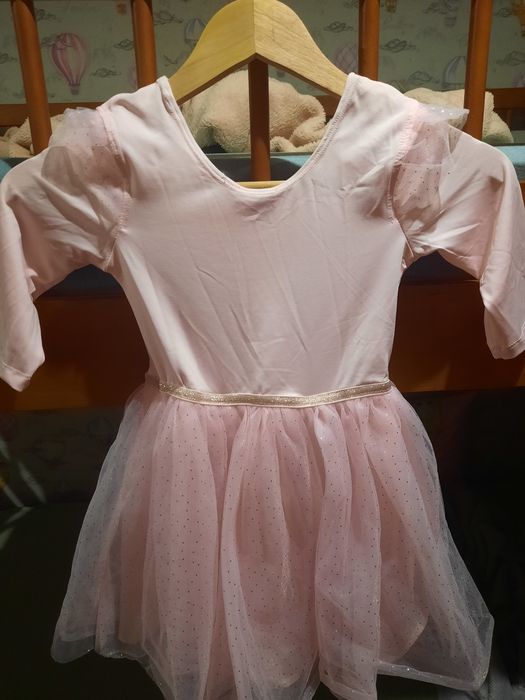 Продам нову сукню на дівчинку 128 см