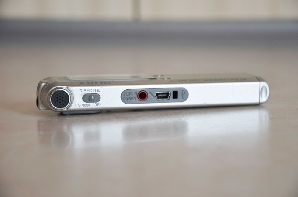 Диктофон цифровой Sony ICD-SX57