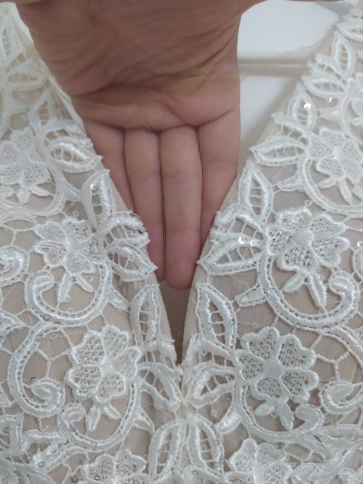 Lekka suknia ślubna BOHO z koronkową górą i zwiewnym dołem – rozmiar38