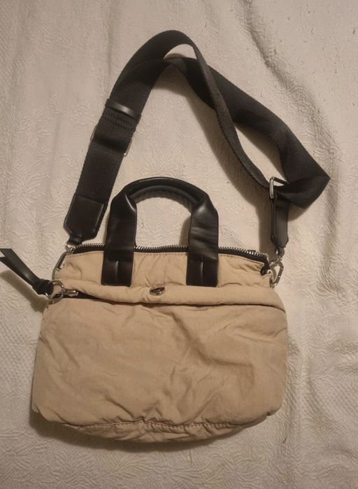 Mala nylon beje parfois