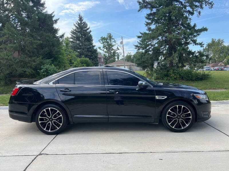 2019 Ford Taurus