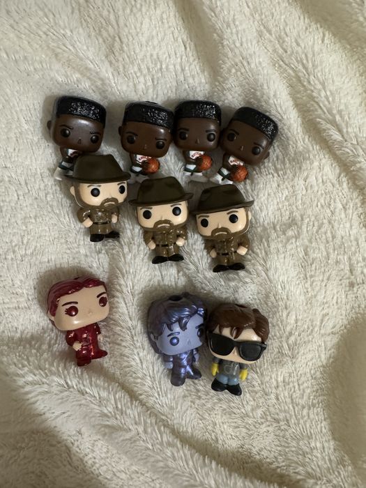 Продам фігурку kinder joy stranger things хопер, стів