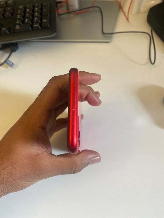 iPhone 11 64GB Vermelho