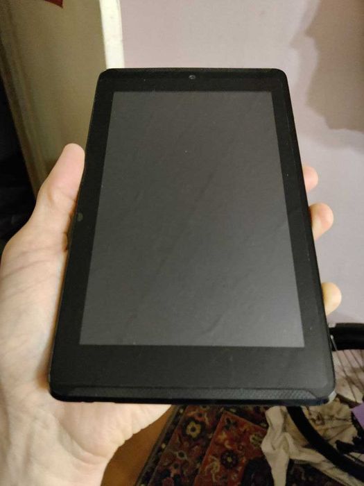Планшет на деталі ASUS (старенький)