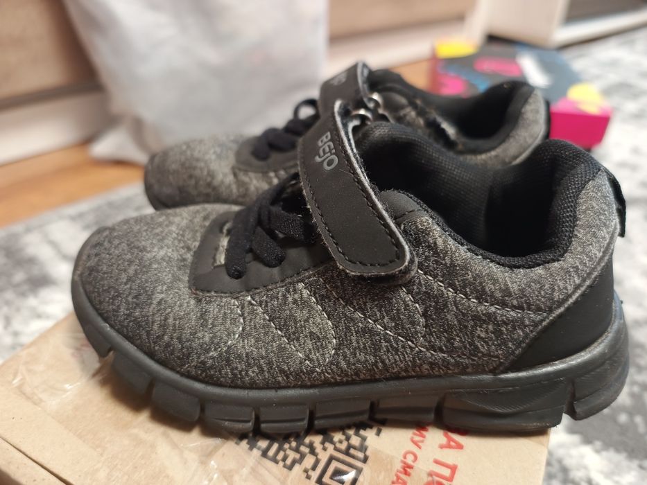 Взуття для хлопчика кросівки сандалі мокасини