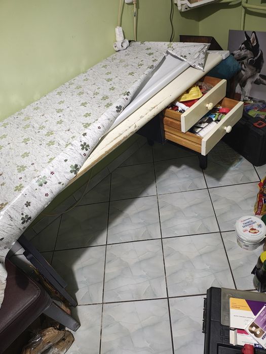 Duży stół kuchenny