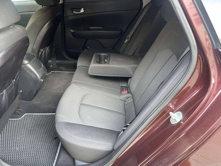 Продам автомобіль KIA optima