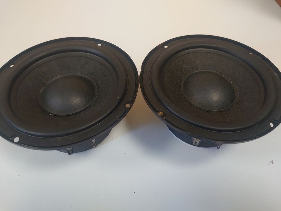 Автомобильный динамик 13см.мидбас для электронной музыки.