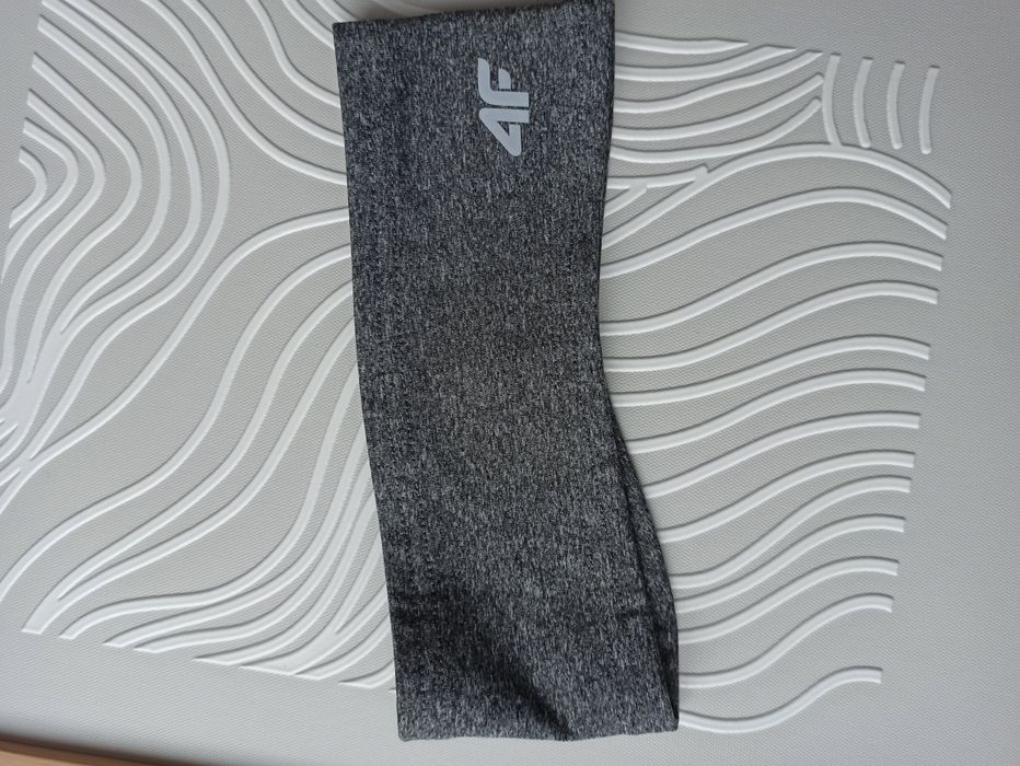 Opaska sportowa 4F szara termiczna fitness running ocieplana treningow