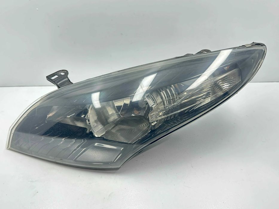 Frente Completa - Renault Megane III (2012)
